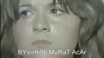 Denne MILF er morsom å være med og elsker å være slem både offentlig og bak lukkede dører