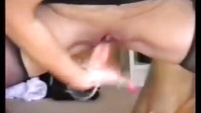 Brunette amatør naken kvinne oral fellatio mens jeg holder videokameraet